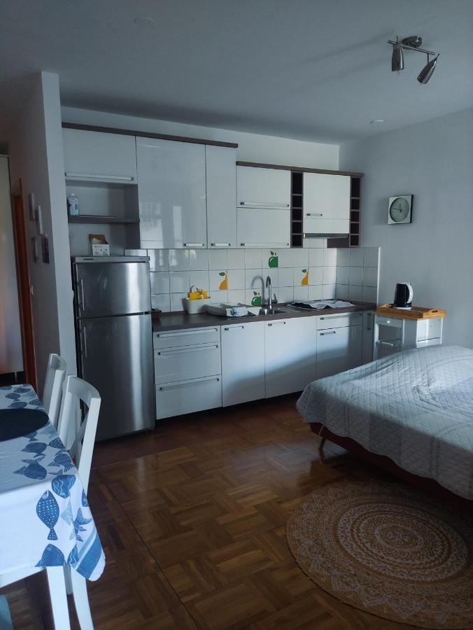 Apartman Vesna 2 Persons Njivice Exterior foto